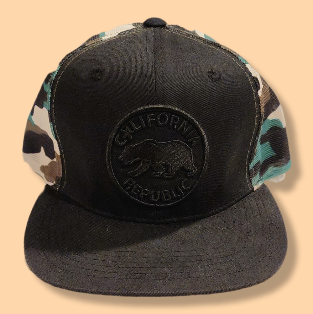 CALIFORNIA REPUBLIC BLACK & CAMO SNAPBACK HAT!